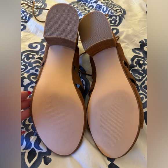 Steve Madden cognac suede block heels - Picture 3 of 3